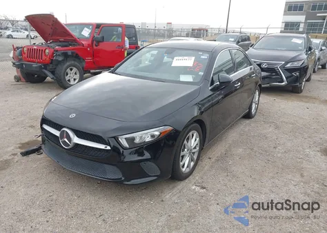 2021 Mercedes-Benz A 220 z USA, uszkodzony, nr VIN W1K3G4EB4MJ276794